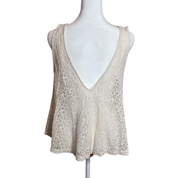 NWT Coco + Jameson Lace Crochet Sleeveless Blouse Backless Short Hem Flowy Sheer - Picture 6 of 10